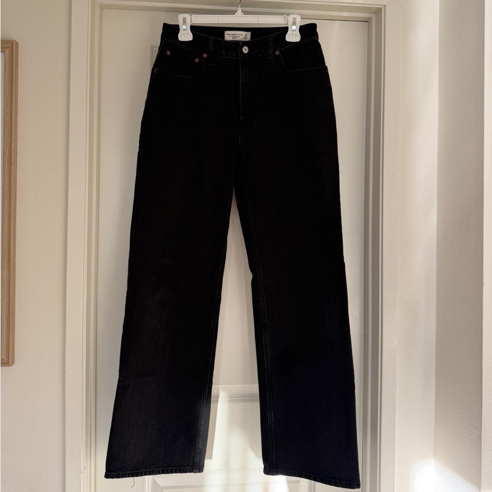Abercrombie curve love 90’s relaxed jean!